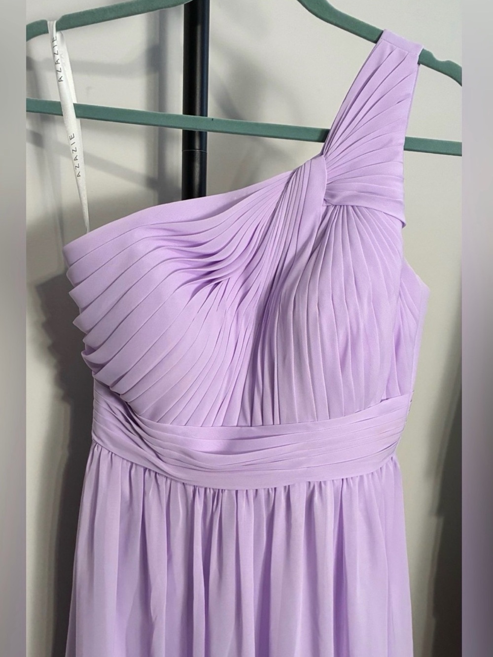 Azazie One Shoulder Formal
Gown / Bridesmaid Dress Lilac
Chiffon Maxi Size 4 - Picture 3 of 5